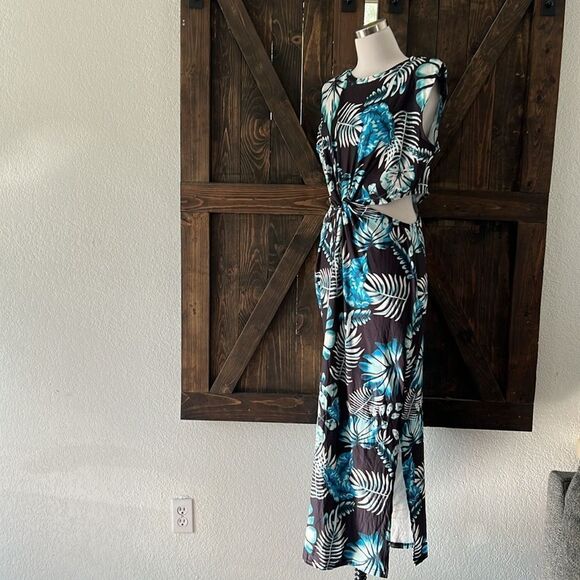 Hount Summer Sleeveless Cutout Crew Neck Bodycon Maxi Dress with Side Slit - Picture 6 of 13